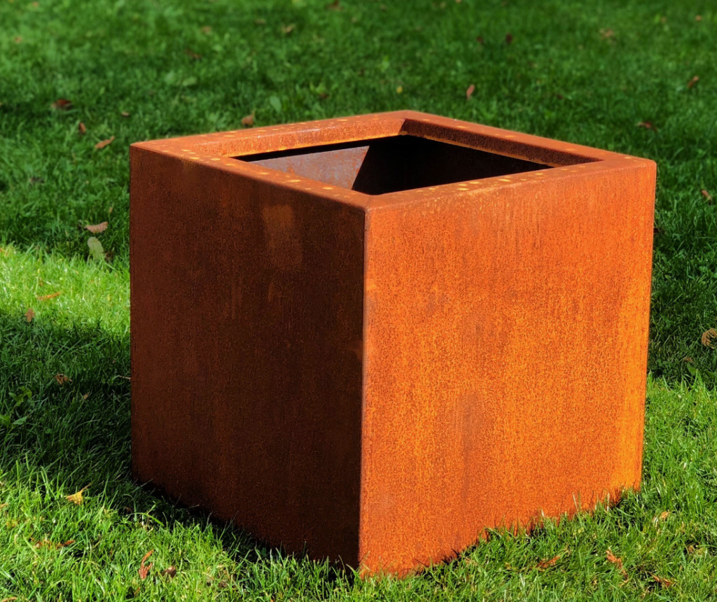 Cortenstalen maatwerk | Cortenstalen plantenbak | Cortenstaal in de tuin | Cortenstaal Vlaeminck | Cortenstaal Oost-Vlaanderen